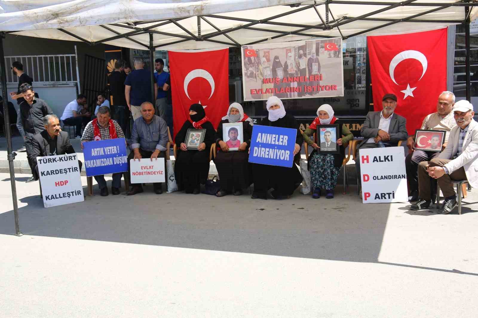 Muş’ta acılı annelerin evlat nöbeti devam ediyor
