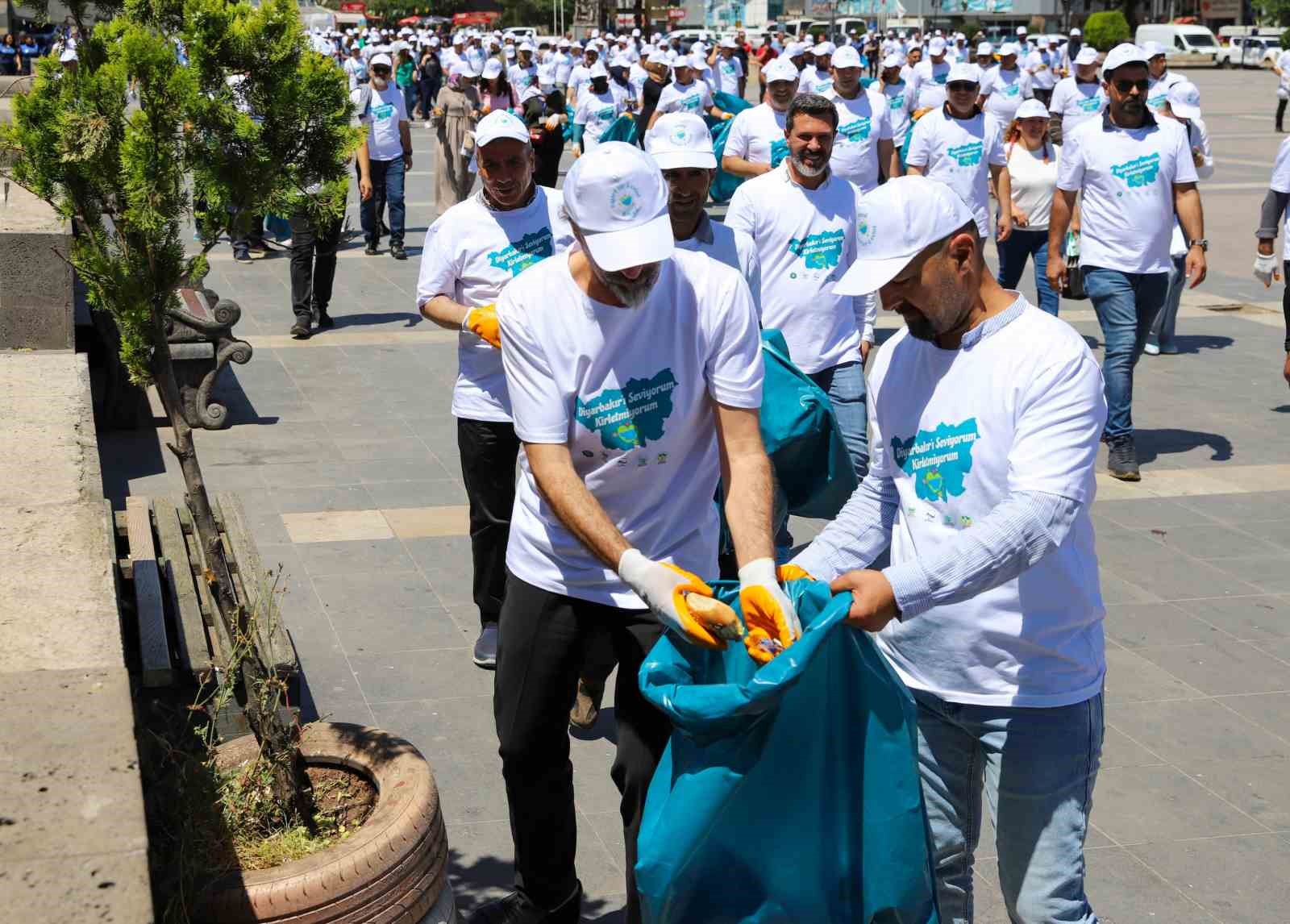 Diyarbakır’da temizlik kampanyası başlatıldı 