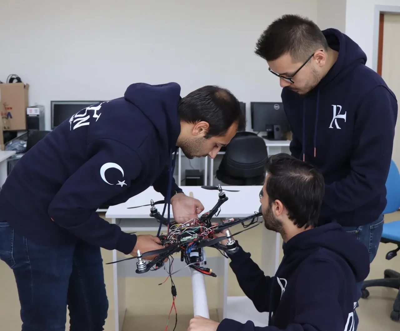 Depron, kurtarmak i&ccedil;in y&uuml;kselecek
