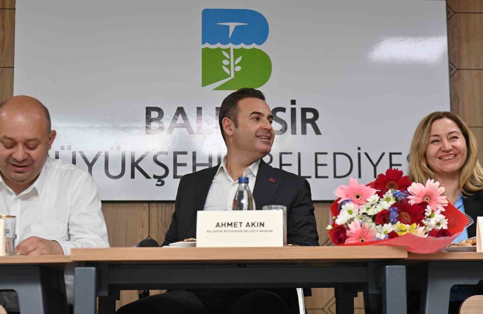 Ahmet Akın G&ouml;nen&rsquo;de halka buluştu
