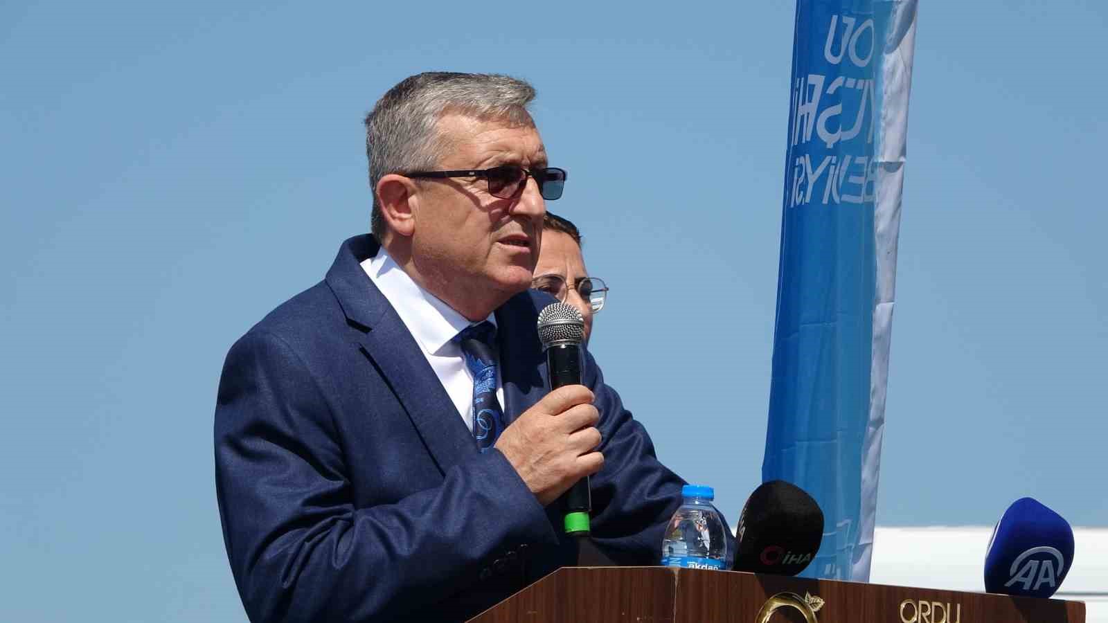 &Ouml;ğrenciler, D&uuml;nya &Ccedil;evre G&uuml;n&uuml;&rsquo;nde tarihi Yason Burnu&rsquo;nda &ccedil;&ouml;p topladı
