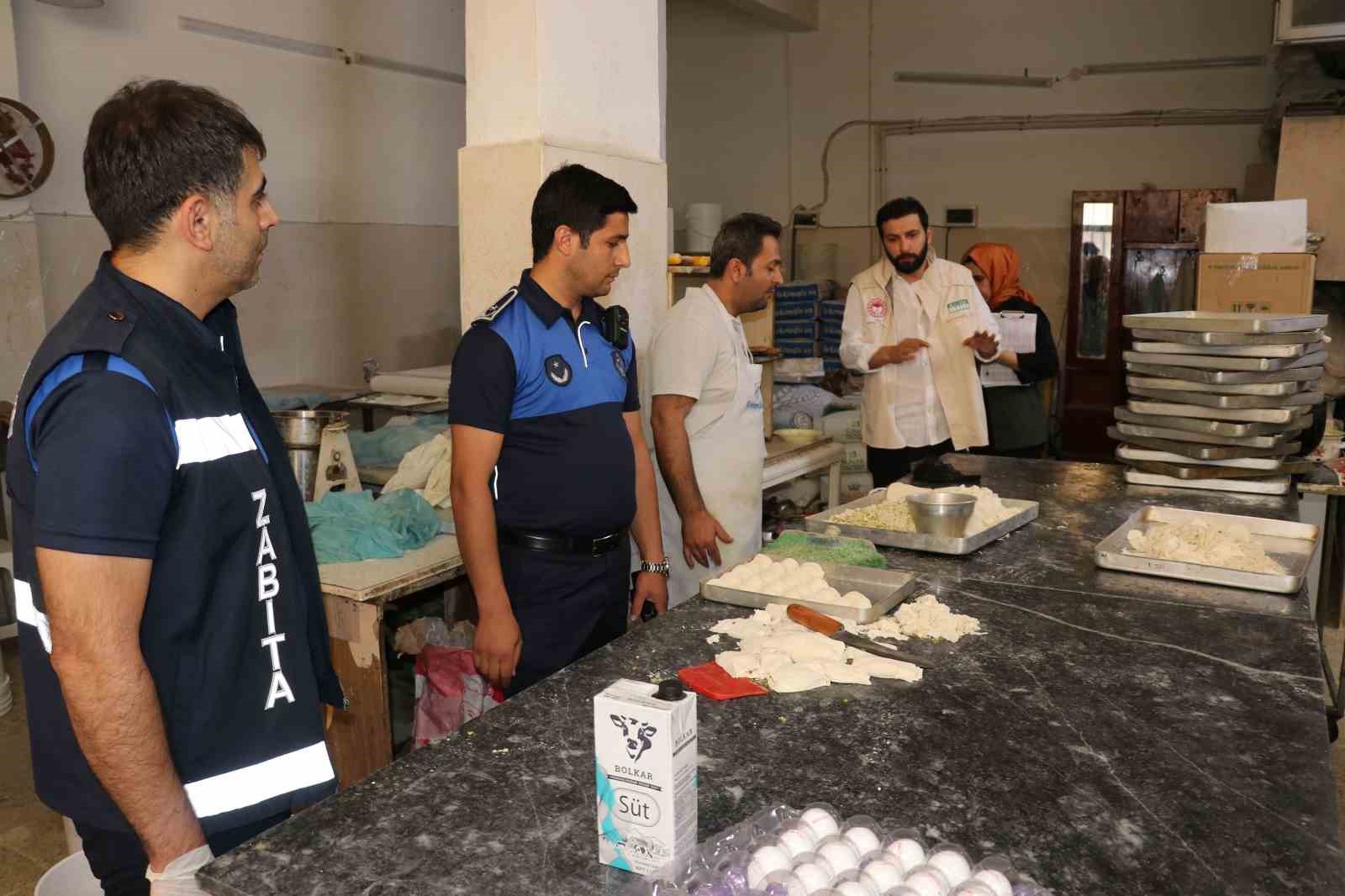 Haliliye&rsquo;de tatlı imalatı yapan işletmeye ceza uygulandı
