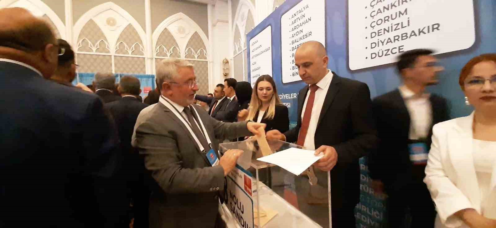 Çorum Belediye Başkanı Aşgın: “Teröristler övülürken sessiz kalamazdım”
