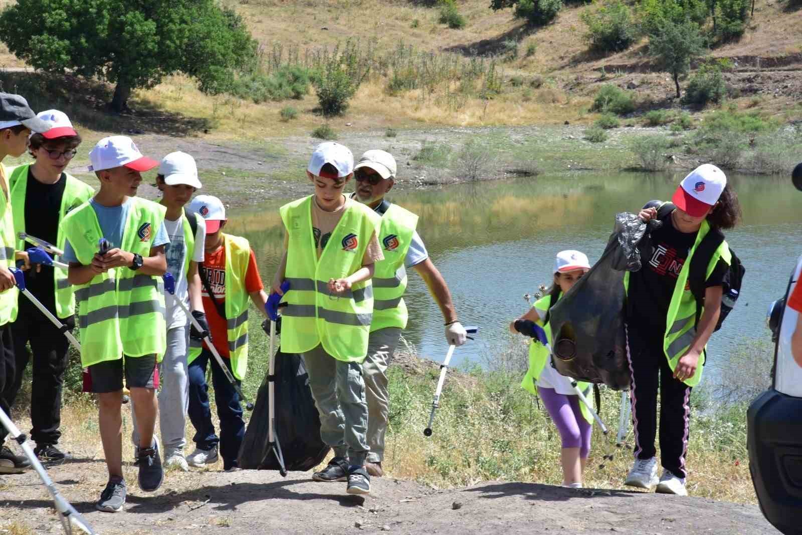 Sındırgı&rsquo;da temiz &ccedil;evre etkinlikleri ger&ccedil;ekleştirildi
