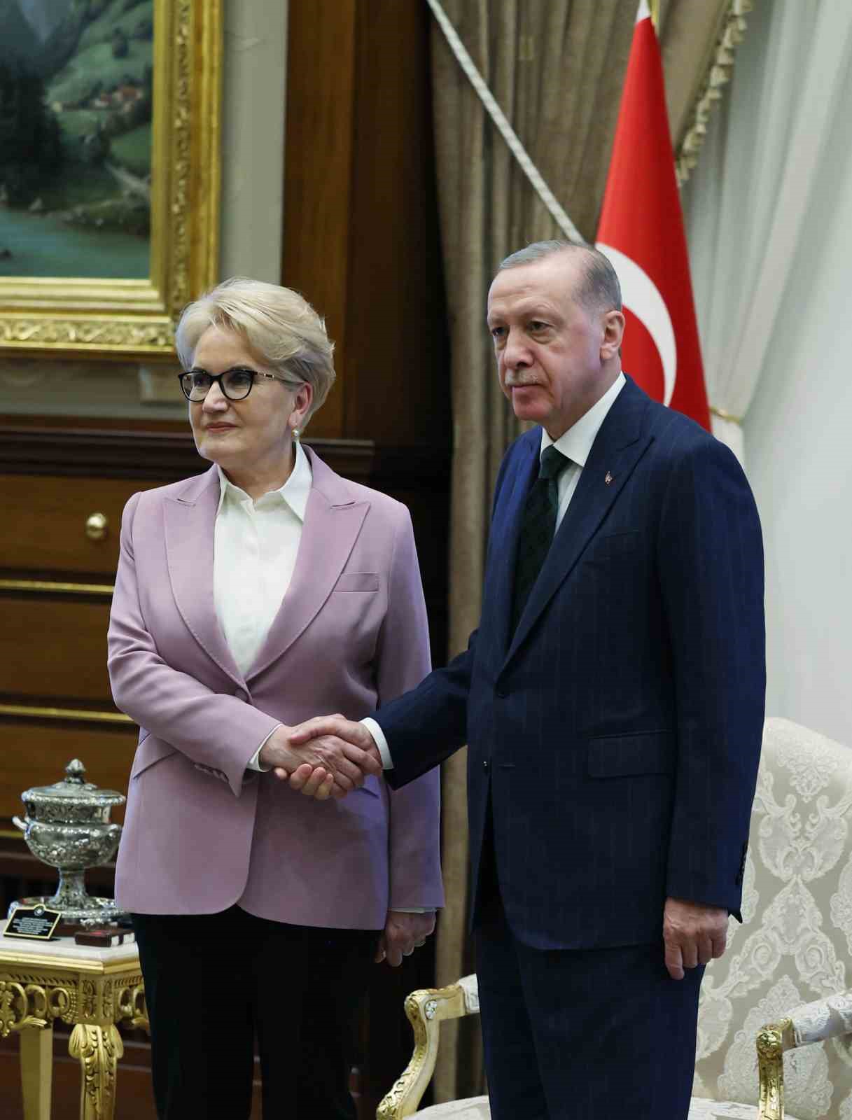 Cumhurbaşkanı Erdoğan, eski İYİ Parti Genel Başkanı Akşener ile g&ouml;r&uuml;şt&uuml; 