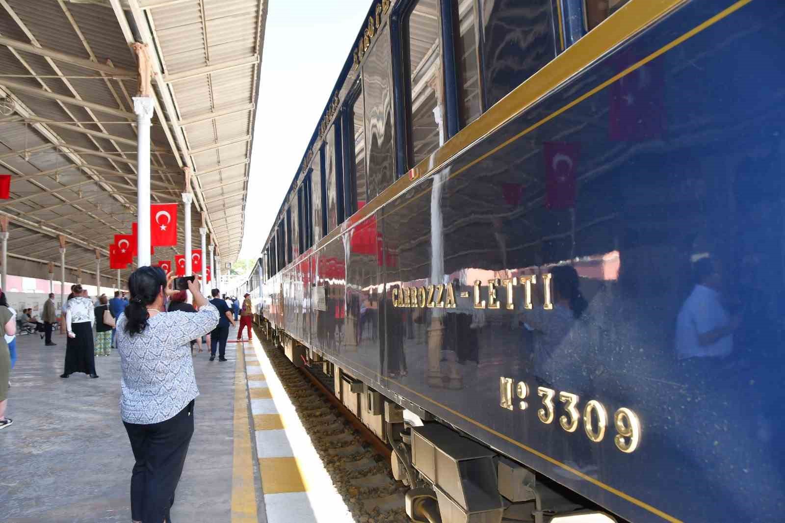 “Orient Express” İstanbul’da mehterle karşılandı