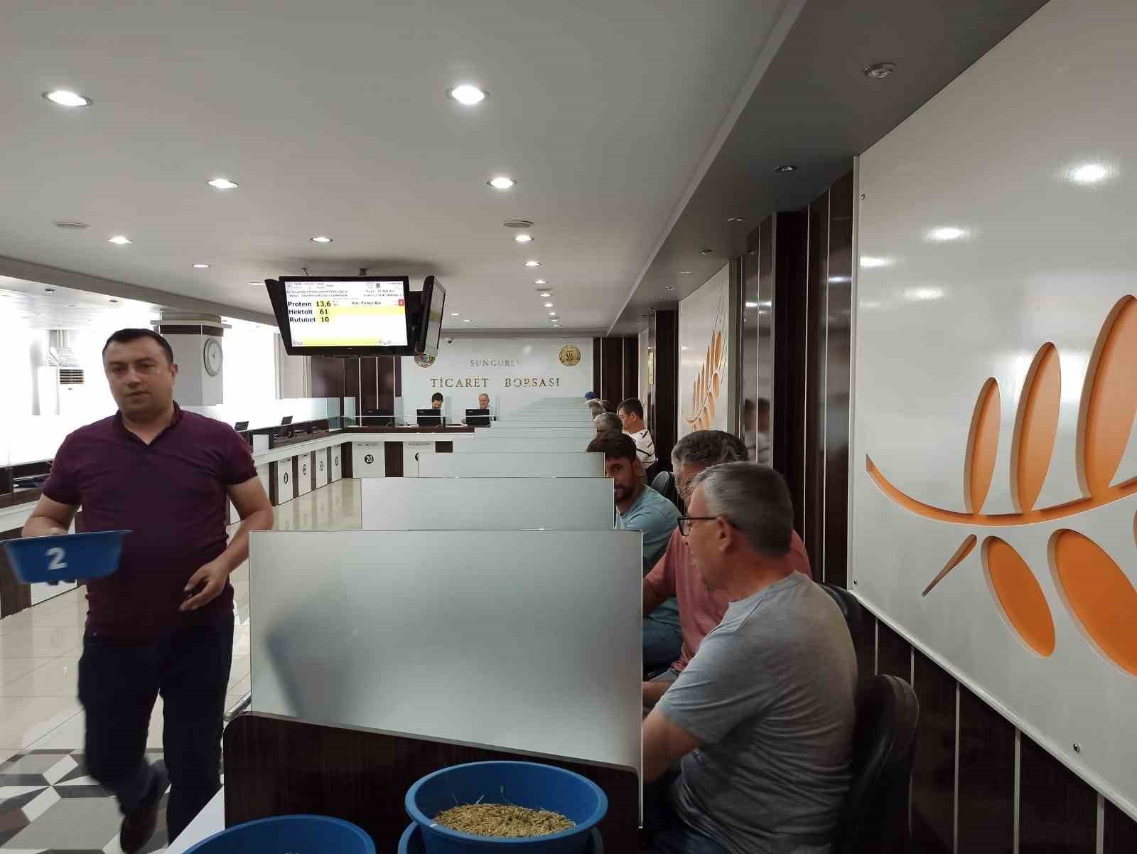 Sungurlu’da ilk arpa borsaya geldi
