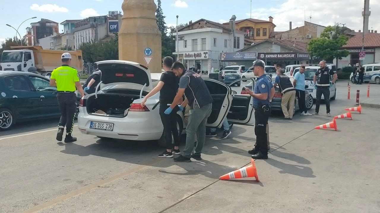 &Ccedil;orum&rsquo;da kuralları ihlal eden s&uuml;r&uuml;c&uuml;lere ceza yağdı
