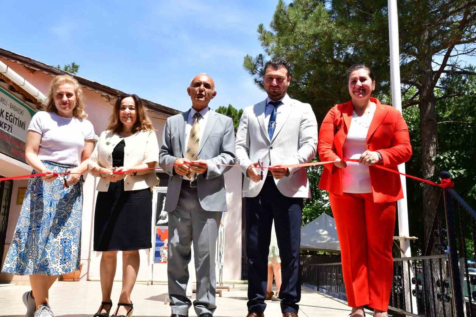 Babaeski’de Halk Eğitim Merkezi yıl sonu sergisi açıldı