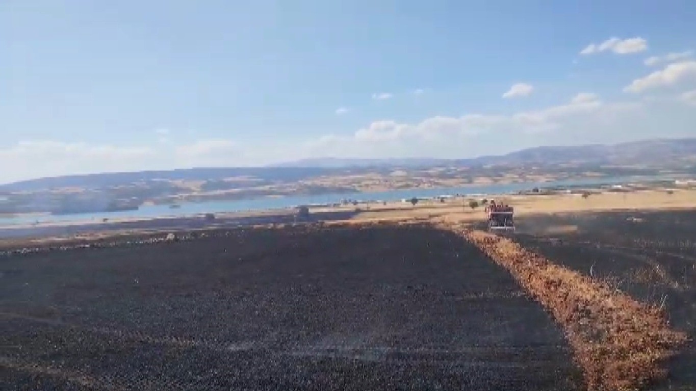 Kahramanmaraş&rsquo;ta buğday tarlasında yangın
