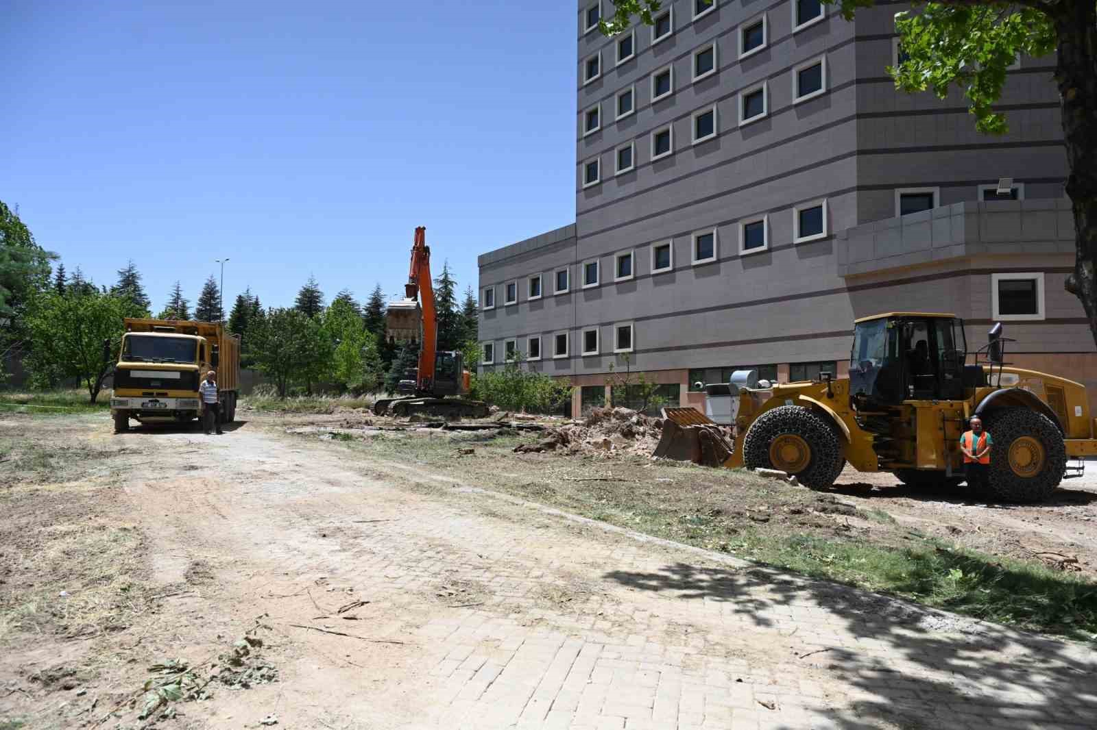 SD&Uuml; Hastanesine 6 bin 654 metrekarelik ek hizmet binası kazandırılacak
