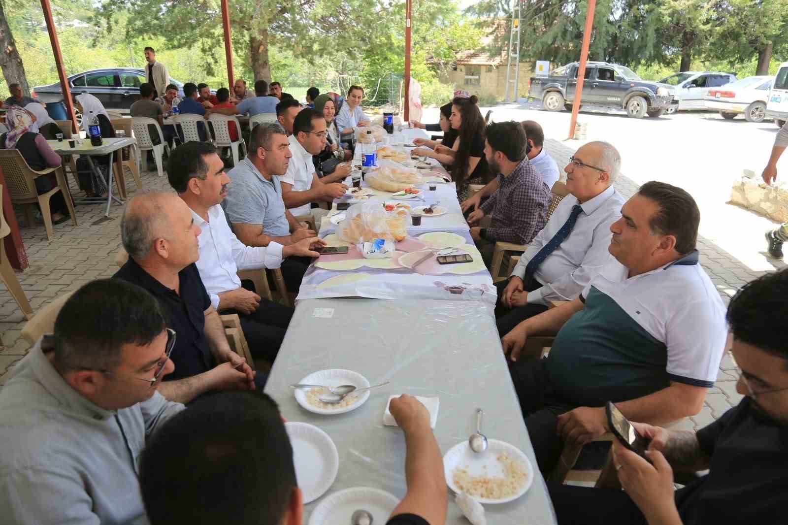 &Ccedil;ameli Belediyesi Yumrutaş Mahallesine &ccedil;ok ama&ccedil;lı sosyal tesis kazandırdı
