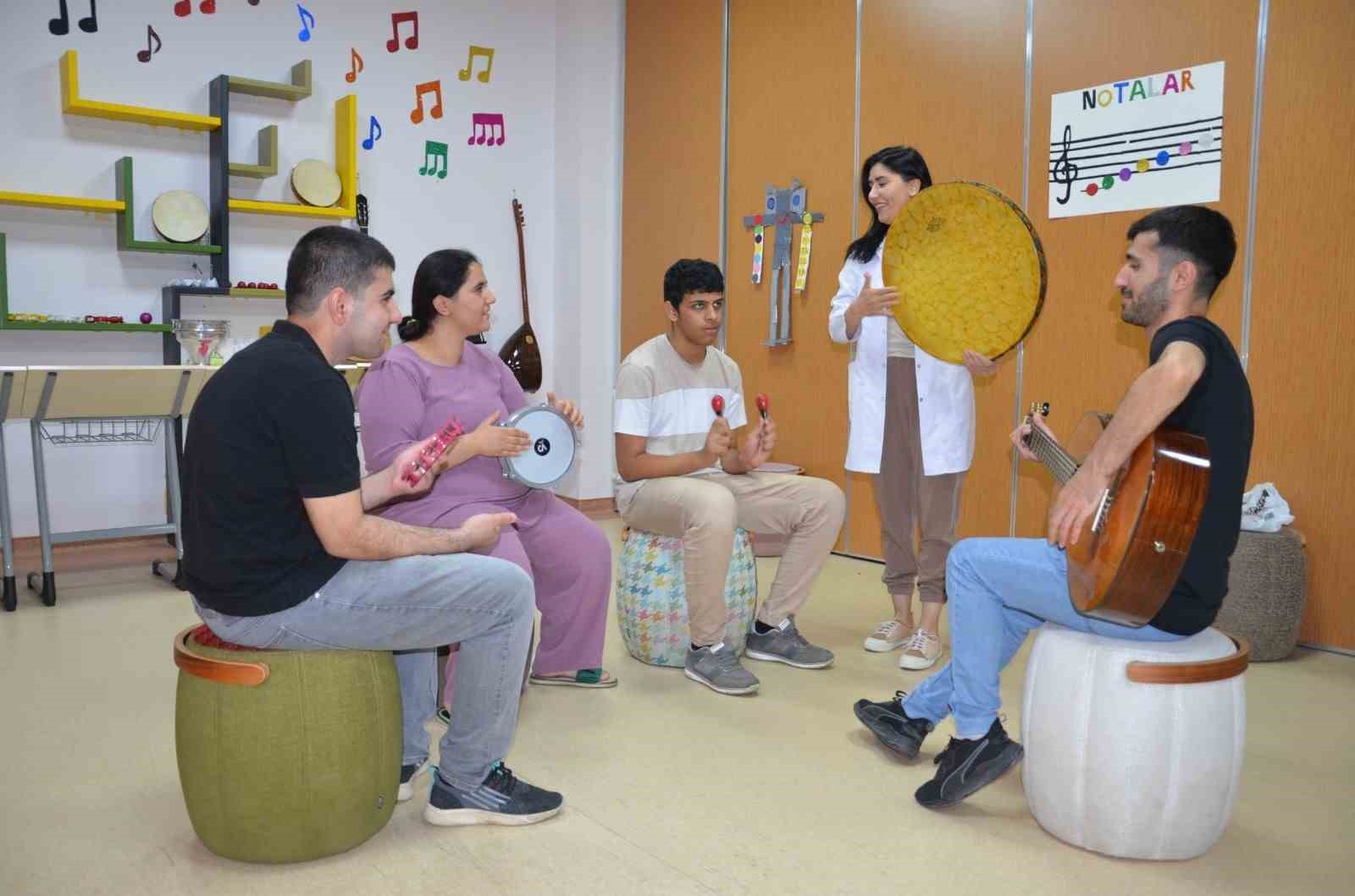 Diyarbakır’da özel gereksinimli bireyler Aktif Yaşam Merkezi’yle engelleri aşıyor