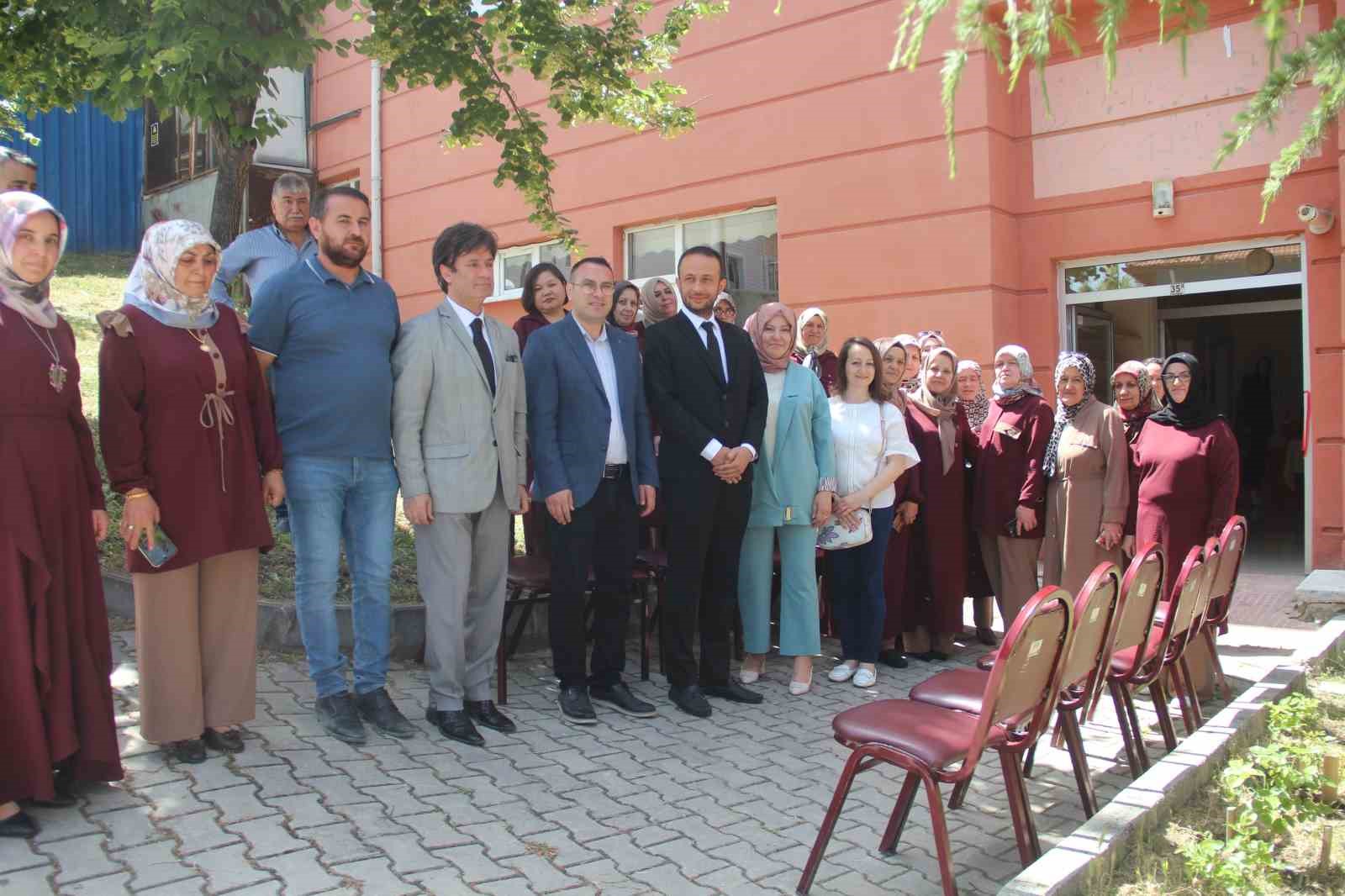 K&uuml;tahya&rsquo;da &rsquo;Giyim &Uuml;retim Teknolojisi Kursu&rsquo; tamamlandı
