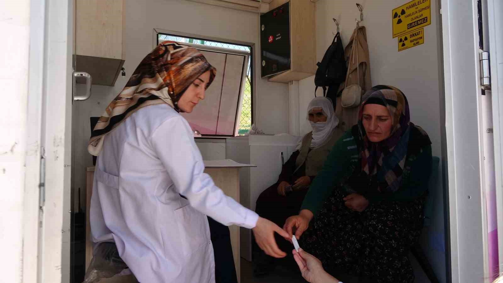 Mobil KETEM tırıyla k&ouml;y k&ouml;y gezip tarama yapılıyor
