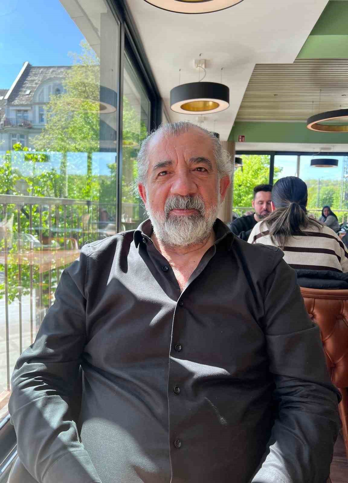 Memleketine 3 yılda 2 bin ağa&ccedil; diktirdi
