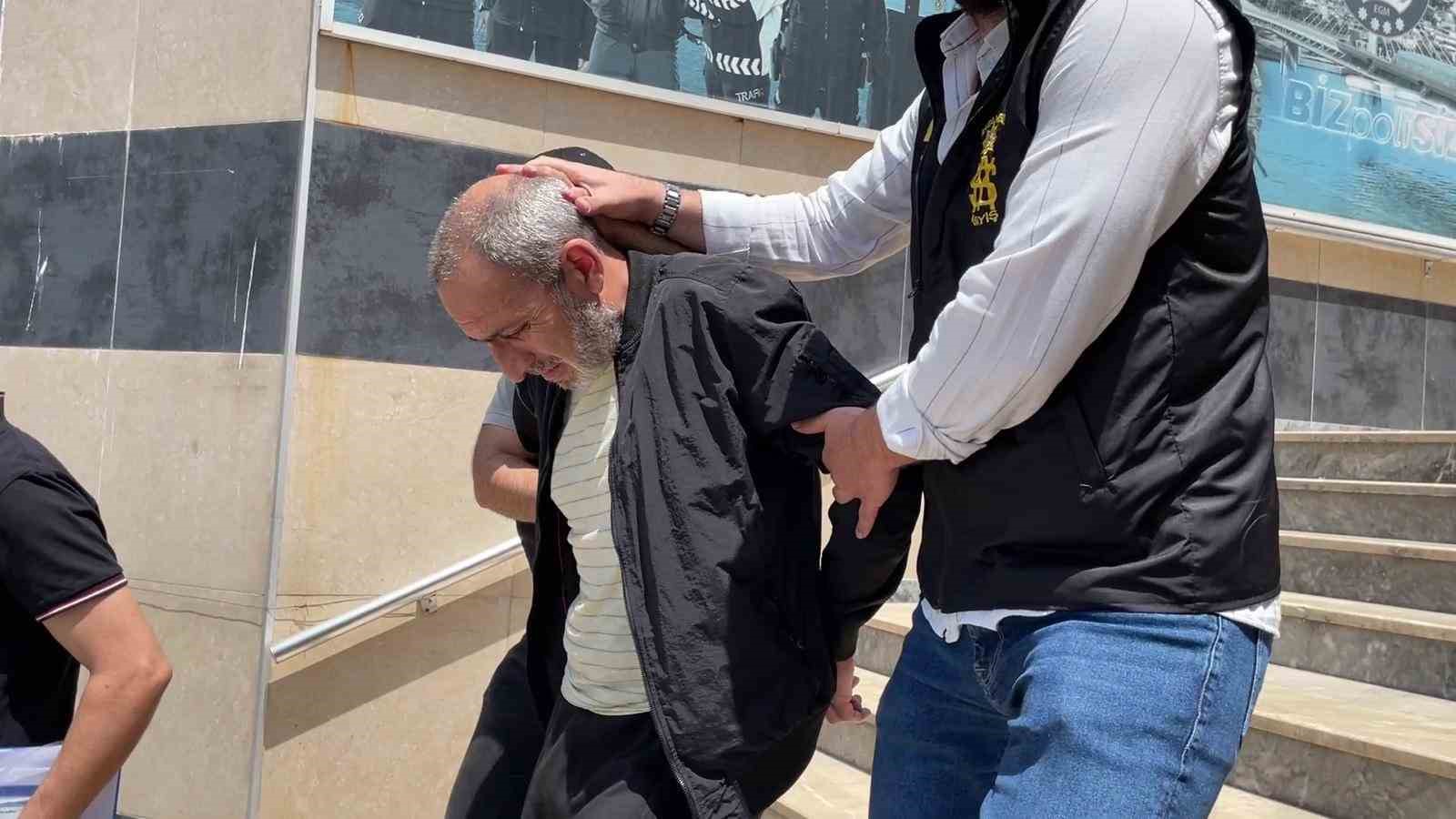 Ümraniye’de miras yüzünden annesini ve kardeşini öldüren şüpheli yakalandı