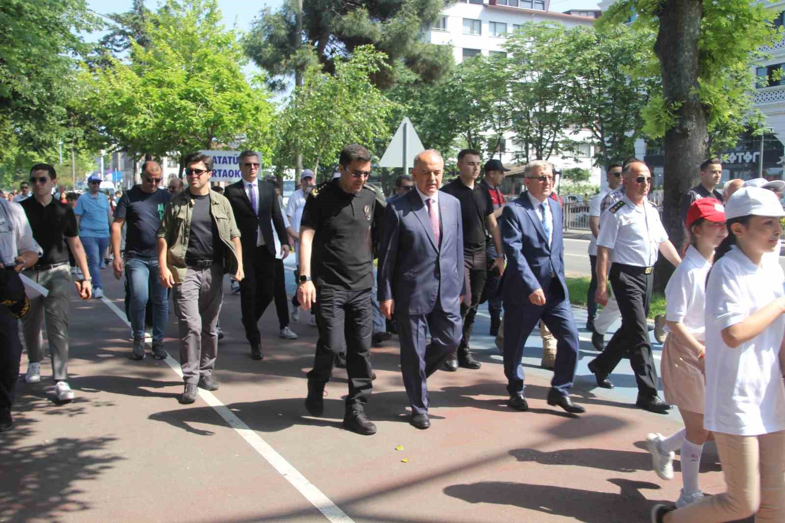 Ordu&rsquo;da dalgı&ccedil;lar denizde dip temizliği yaptı
