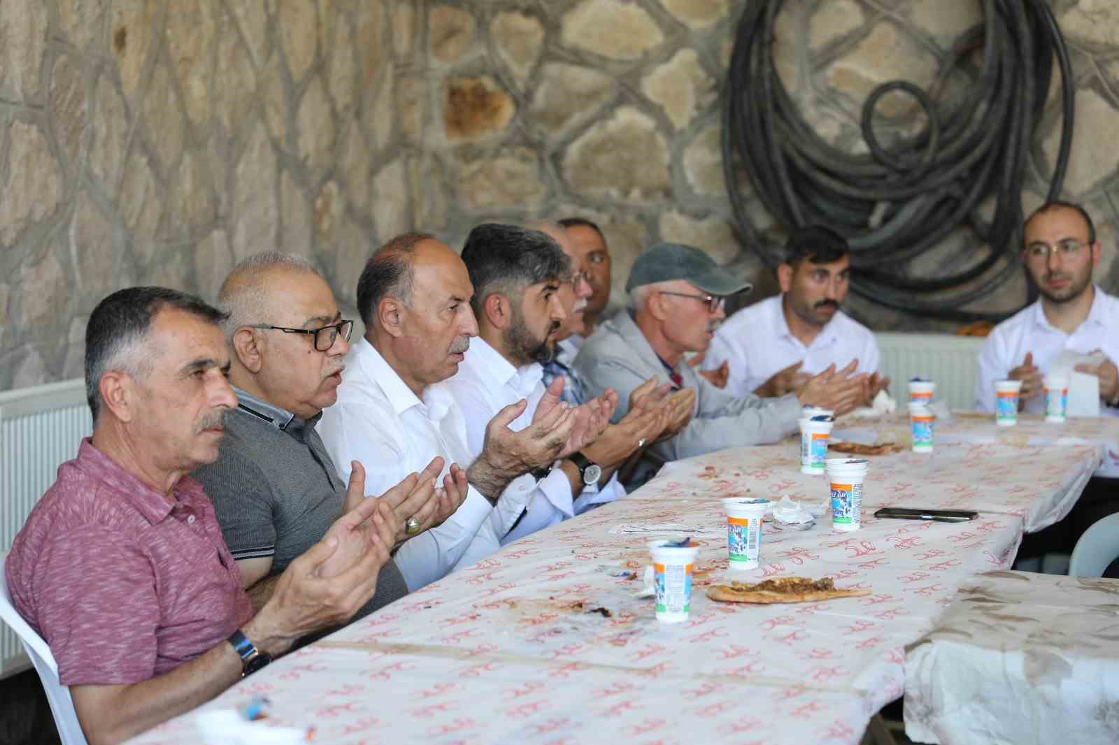 Başkan Arslan&rsquo;dan belediye personeline teşekk&uuml;r yemeği
