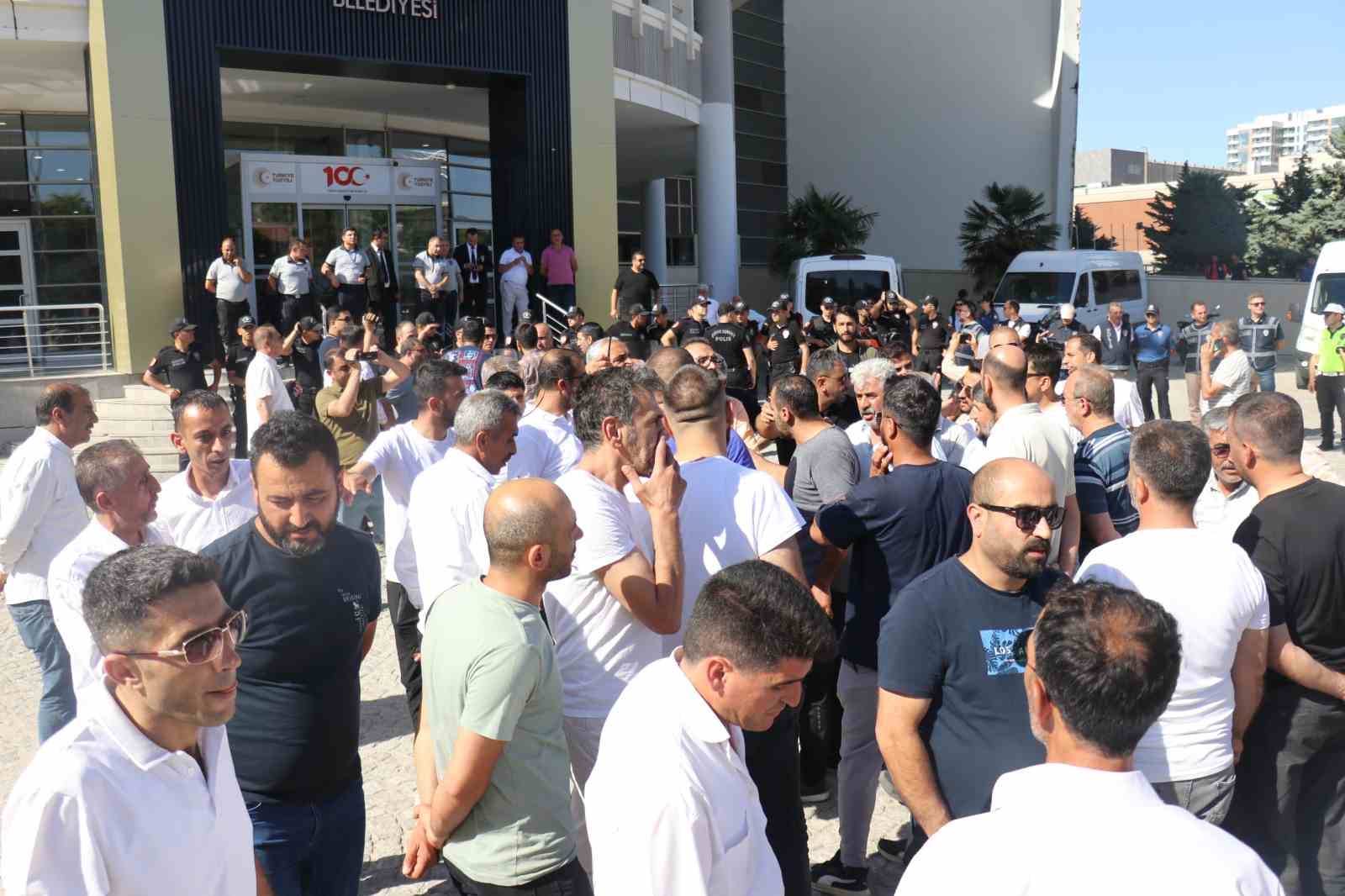 Malatya B&uuml;y&uuml;kşehir Belediyesine &lsquo;sarı &ouml;fke&rsquo;
