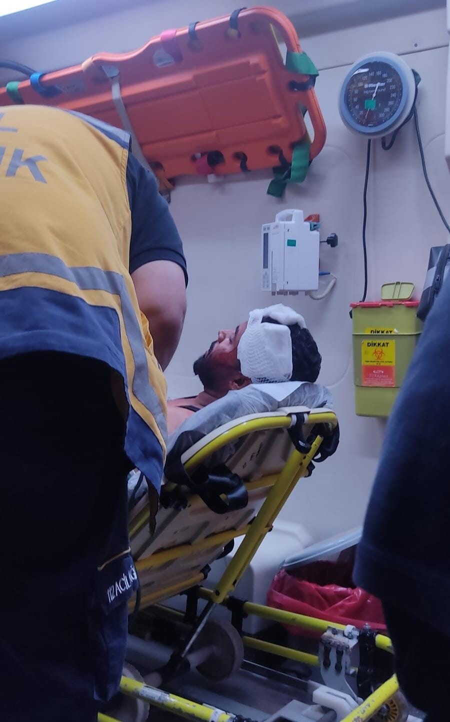 K&uuml;tahya&rsquo;da yabancı uyruklu iki grup arasında kavga: 2 yaralı
