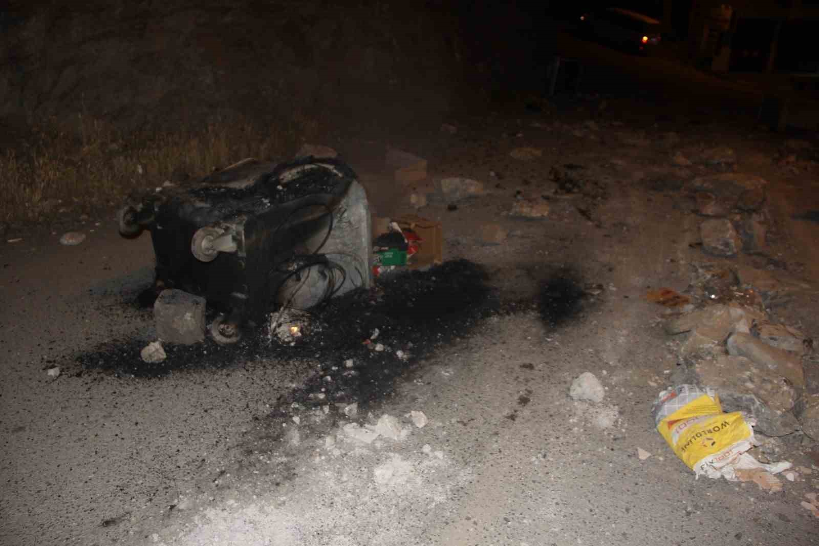 Hakkari&rsquo;de izinsiz g&ouml;sterilerde 4 g&ouml;zaltı
