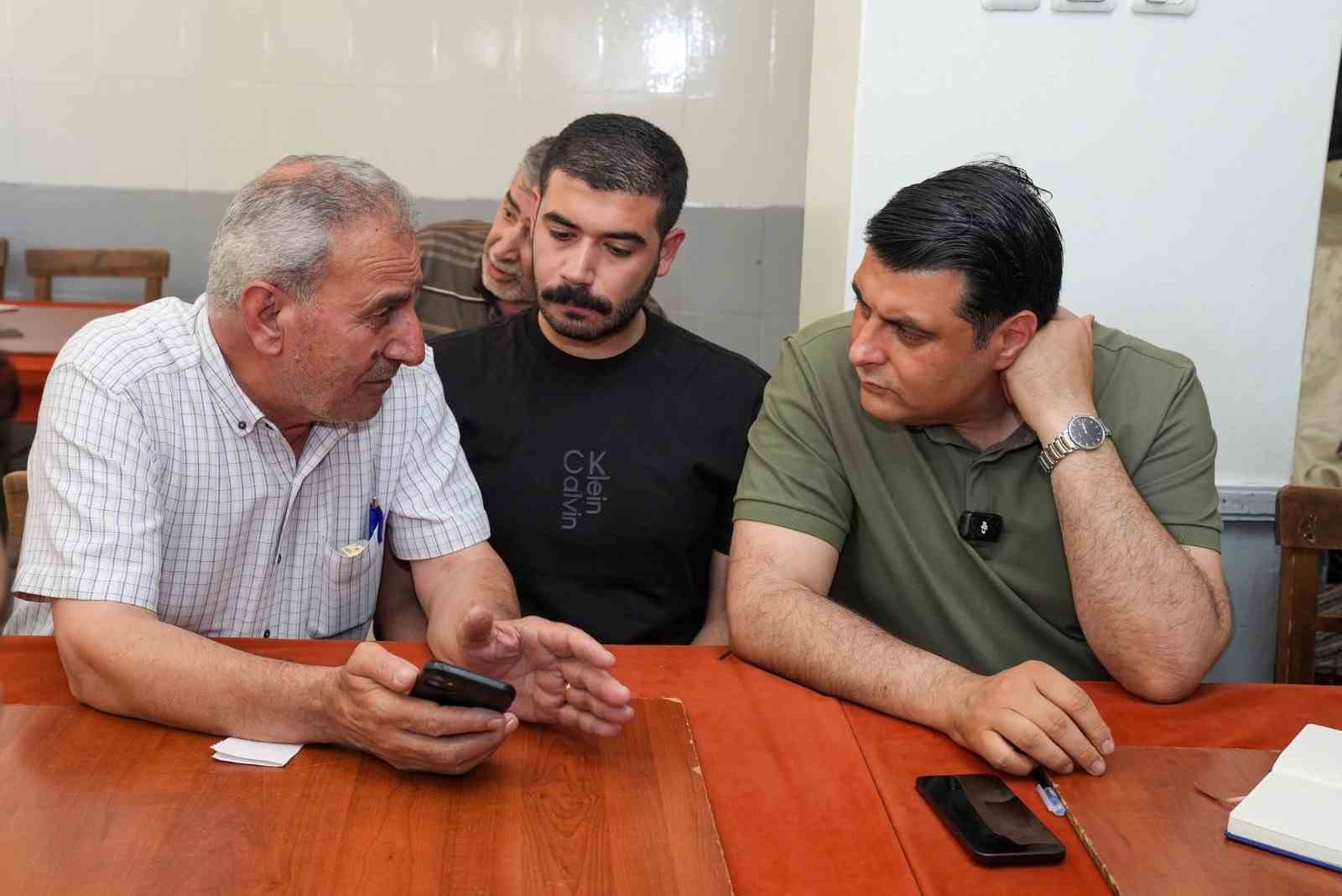 Yılmaz, Cinderesi ve Kaya&ouml;n&uuml; Mahallesi sakinleriyle buluştu
