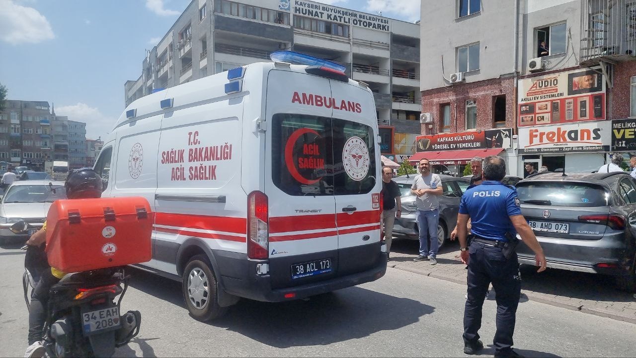 Sokak ortasında silahlı saldırı: 1 yaralı

