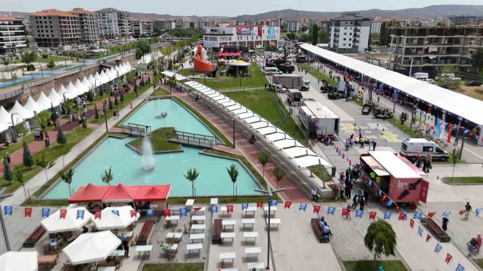 Aksaray’da Bilim Festivali coşkuyla başladı
