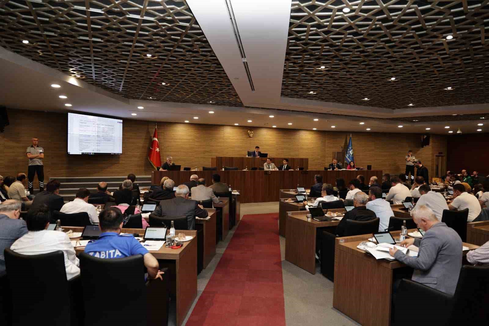 K&uuml;tahya&rsquo;da 100 milyon TL&rsquo;lik sermaye artırımı talebi, AK Parti ve MHP&rsquo;li meclis &uuml;yelerinin oyalarıyla reddedildi
