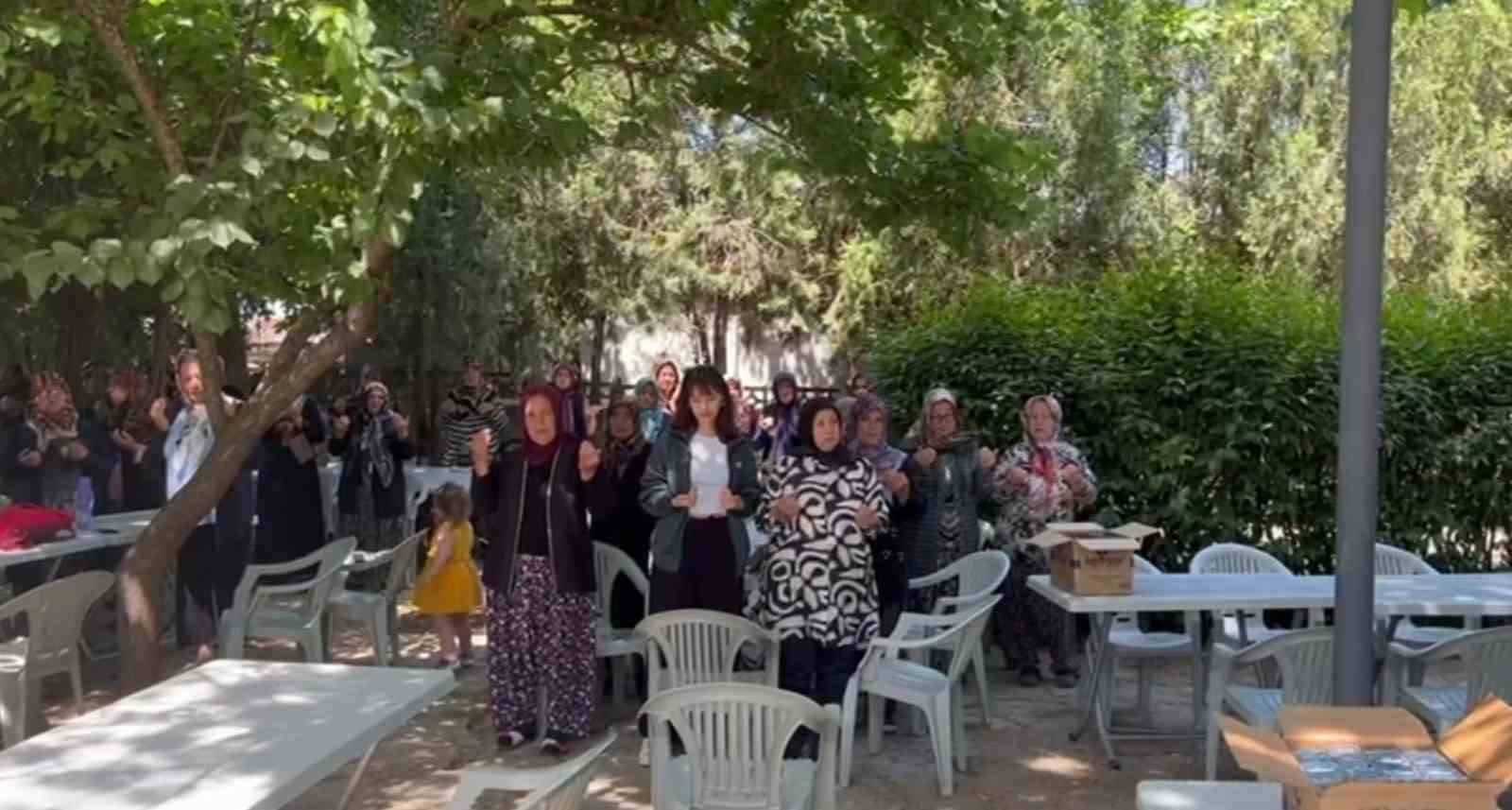 Tekirdağlı &ccedil;ift&ccedil;iler yağmur duasına &ccedil;ıktı
