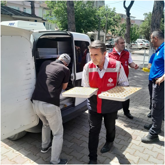 700 yıldır bu vakıf mahkumlara tatlı ikram ediyor
