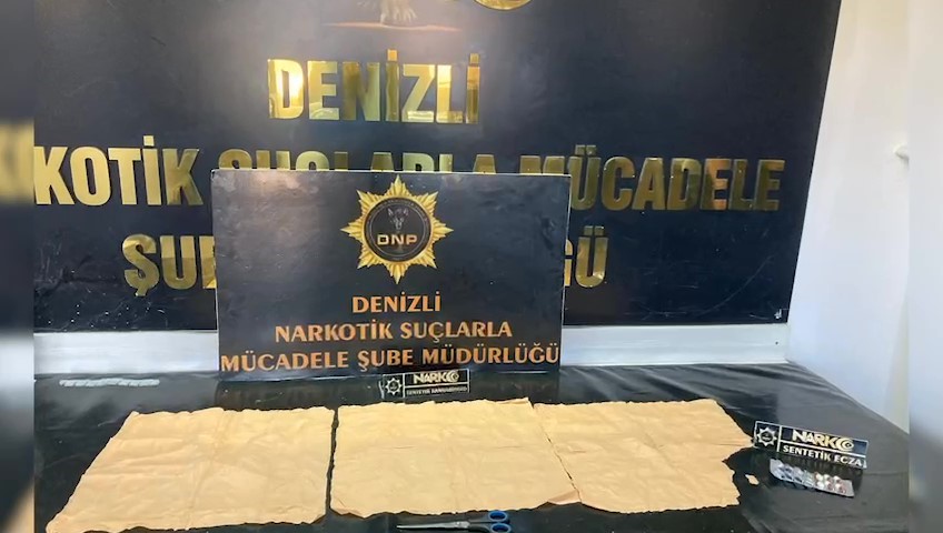 Evin i&ccedil;erisinde d&uuml;zenek kurup uyuşturucu ticareti yapan 8 ş&uuml;pheli tutuklandı
