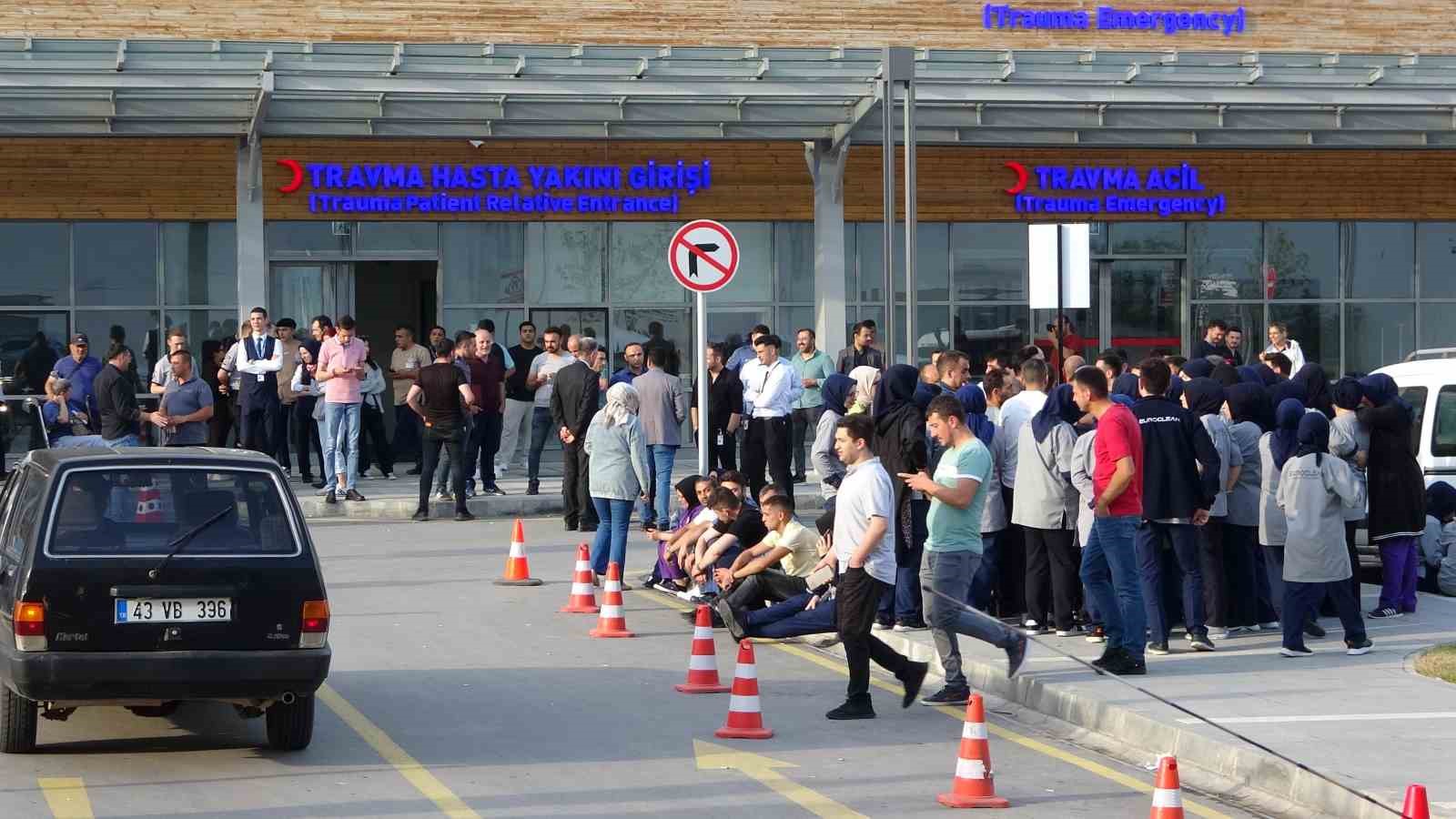K&uuml;tahya Şehir Hastanesi&rsquo;nin temizlik iş&ccedil;ileri &rsquo;iş bırakma eylemi&rsquo; yaptı
