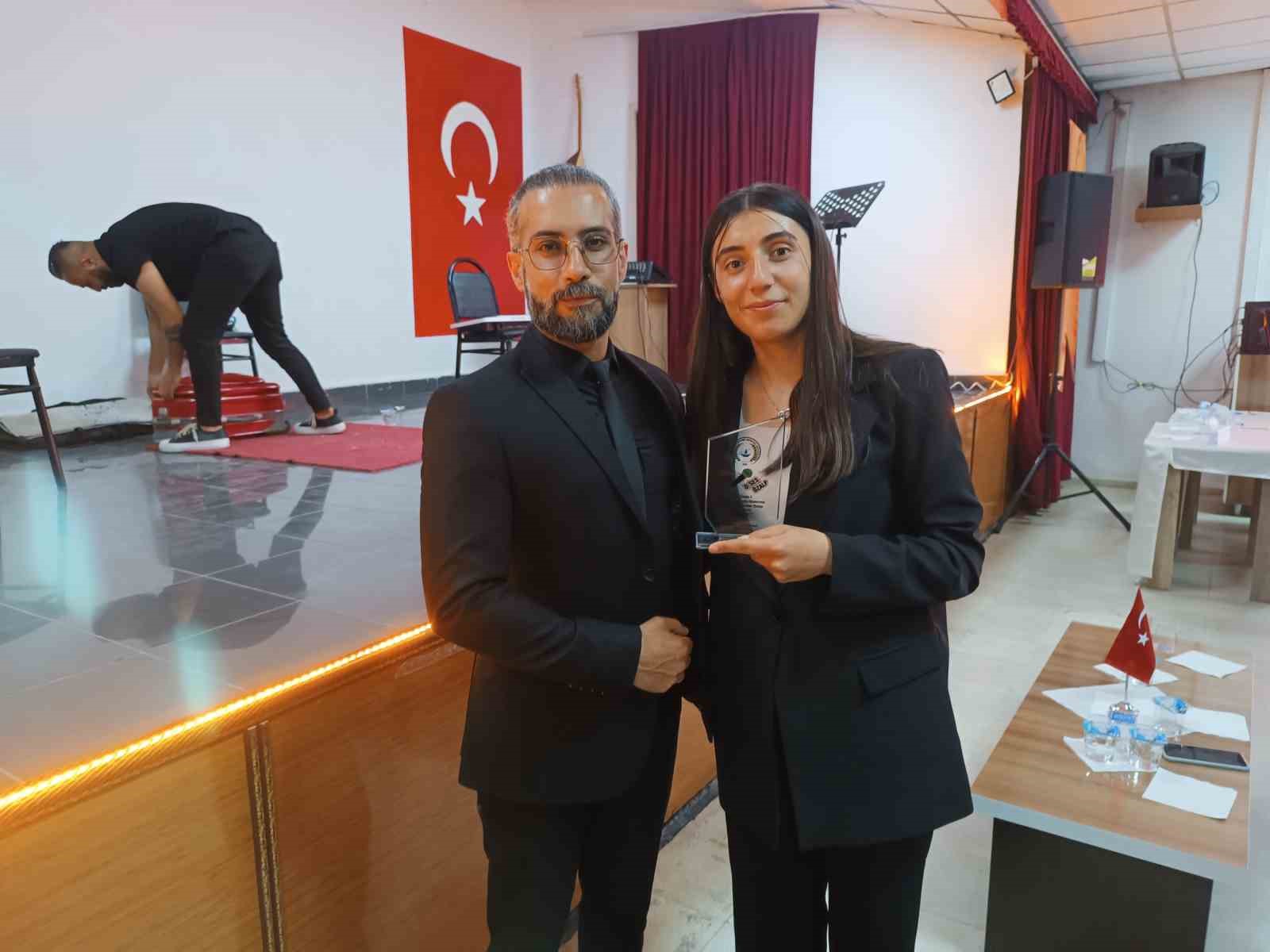 &Ouml;zalp&rsquo;ta geleneksel ses yarışması yapıldı
