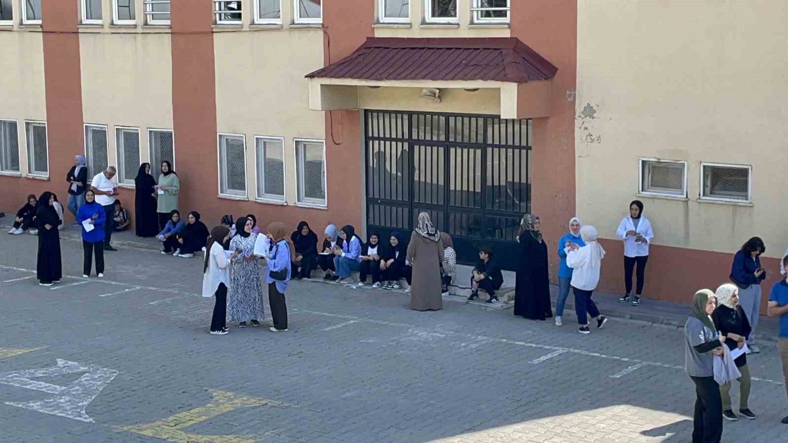 Tatvan&rsquo;da YKS heyecanı başladı
