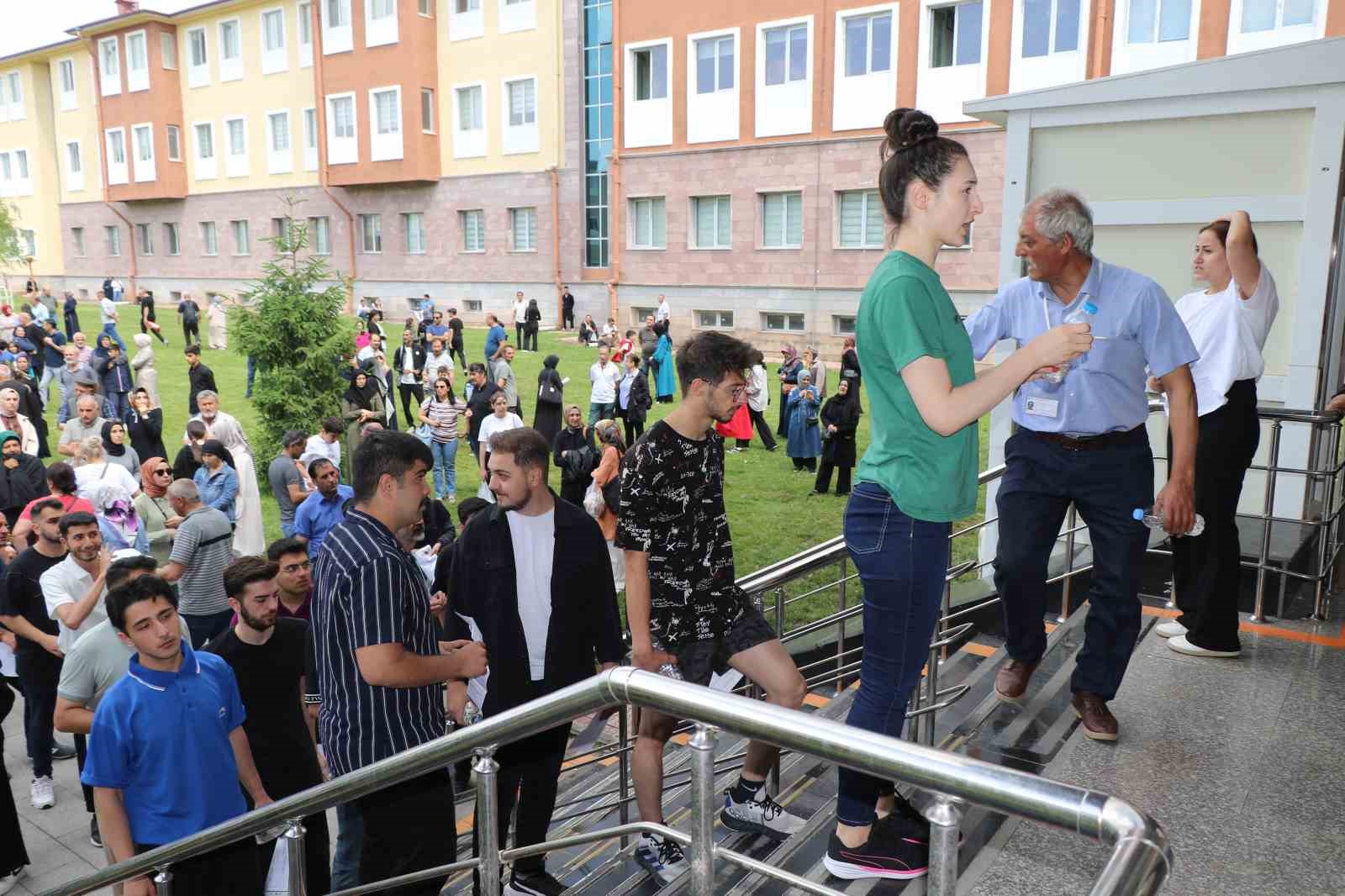Erzincan&rsquo;da YKS heyecanı
