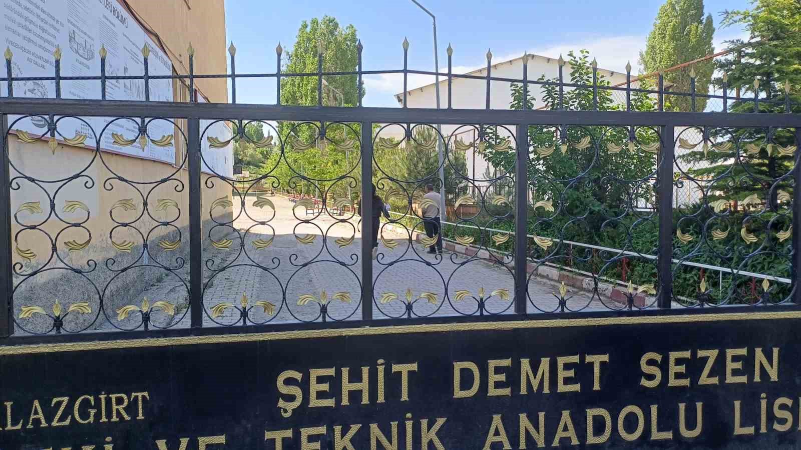 Malazgirt’te YKS heyecanı başladı
