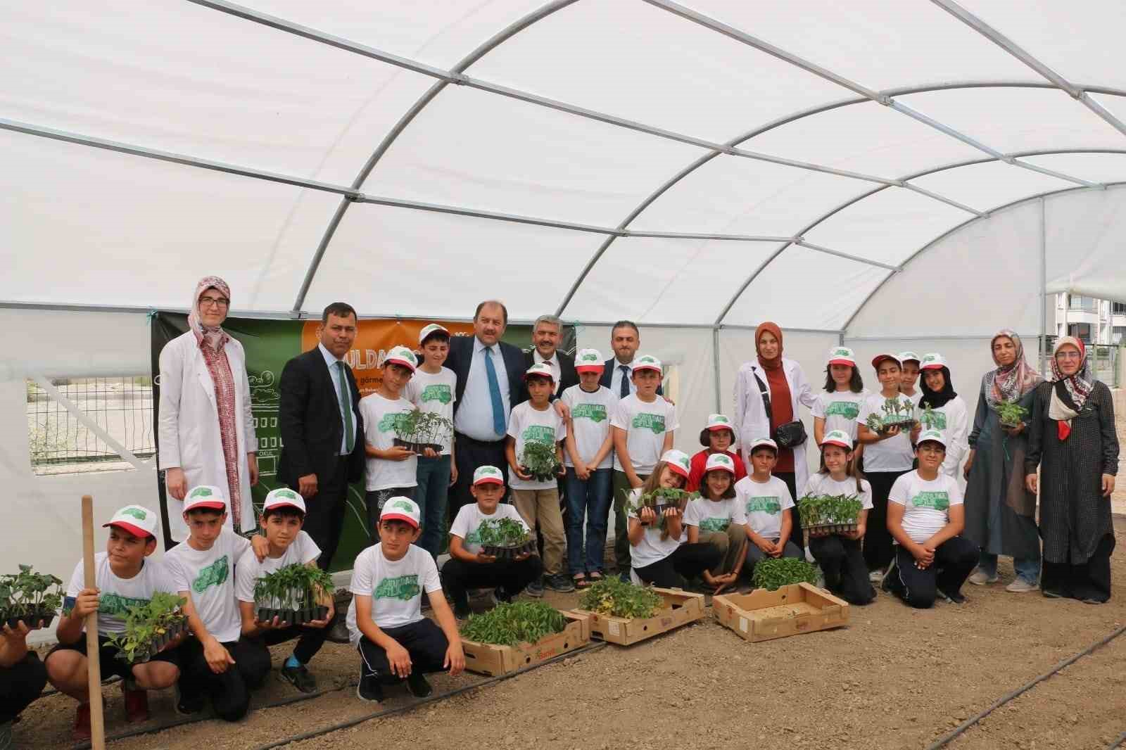 Erzincan&rsquo;da &ldquo;Okuldaki &Ccedil;iftlik" projesi başlatıldı
