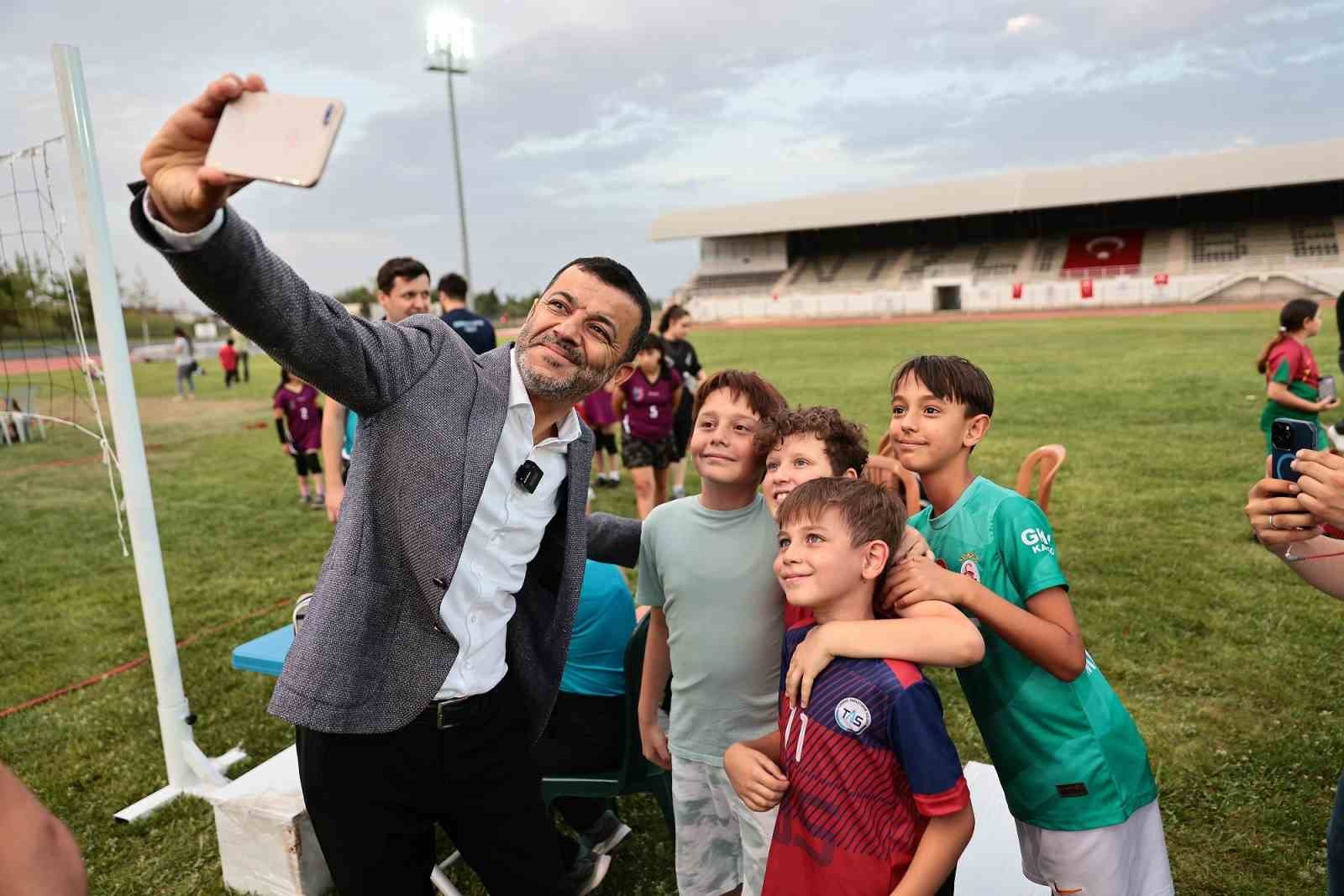 Denizli&rsquo;de voleybol şenliği
