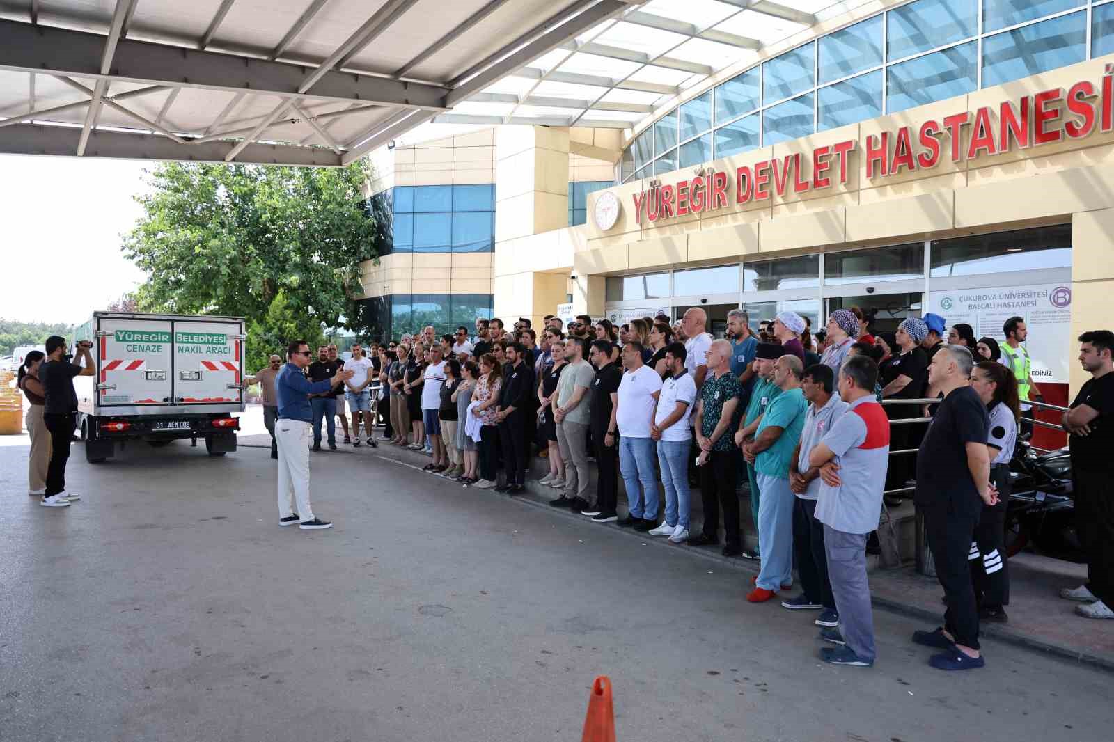 Eski eşi tarafından &ouml;ld&uuml;r&uuml;len hemşirenin arkadaşları g&ouml;zyaşına boğuldu
