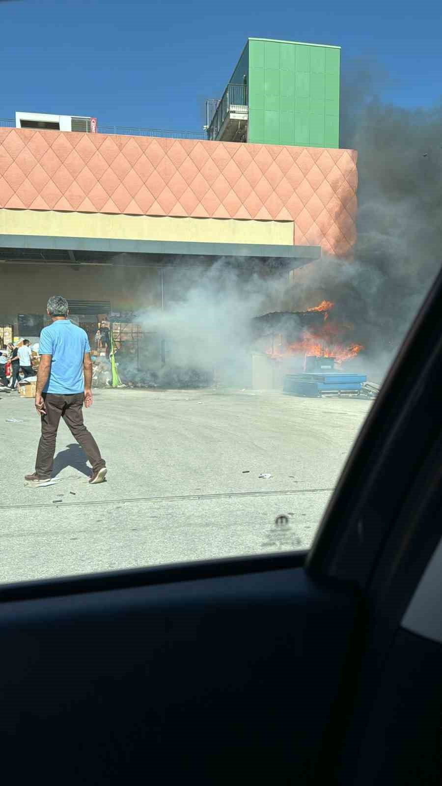 Gaziantep Primemall AVM’de korkutan yangın