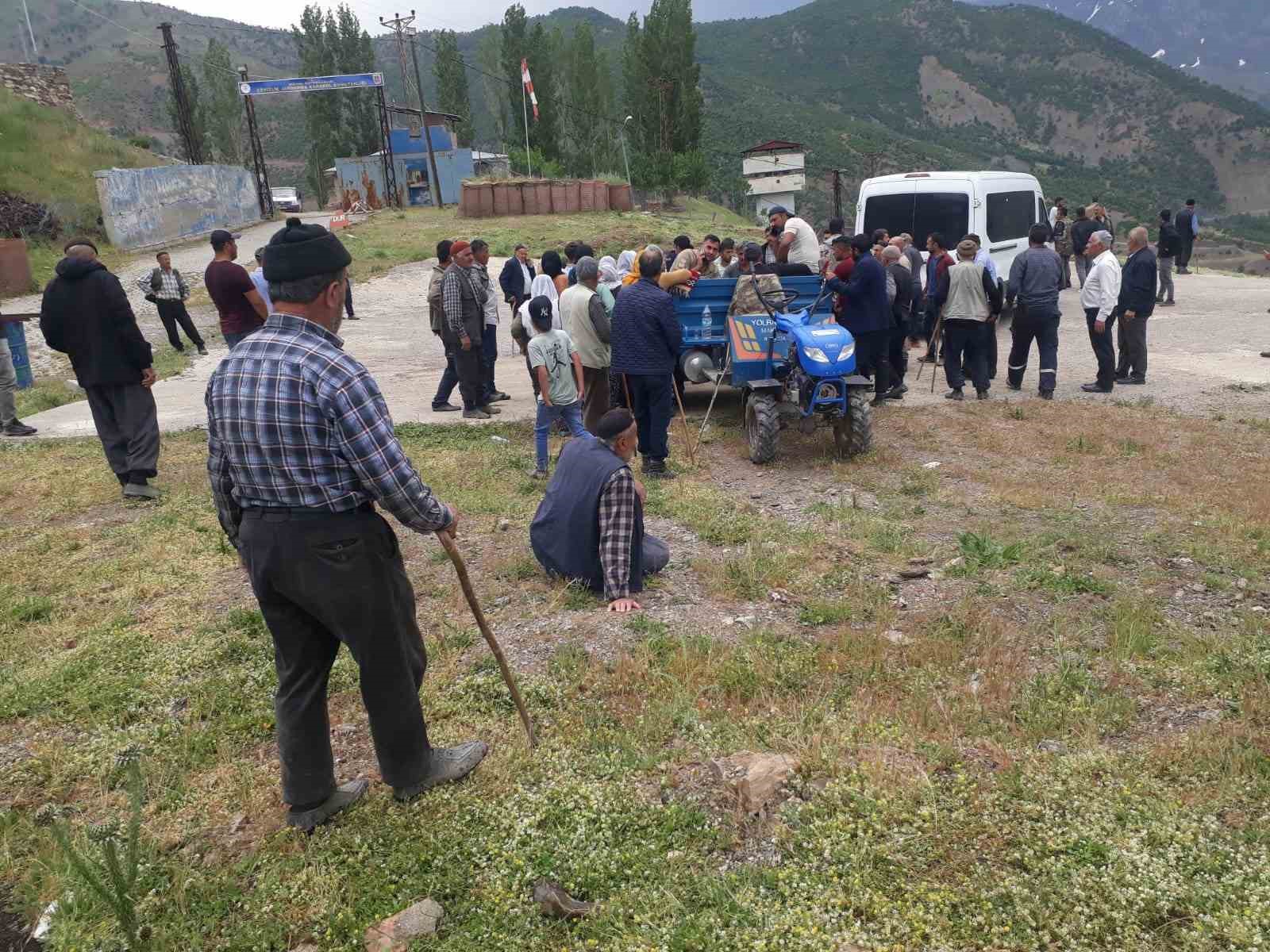 Siirt&rsquo;te &uuml;zerine yıldırım d&uuml;şen gen&ccedil; kız yaralandı
