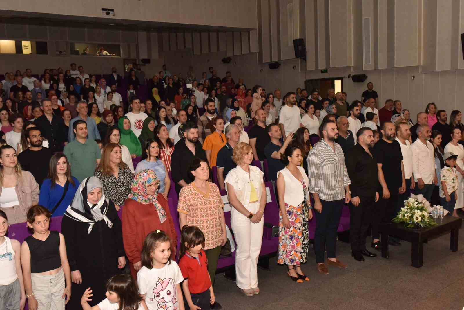 Modern Çizim Anaokulu yıl sonu gösterisi düzenlendi
