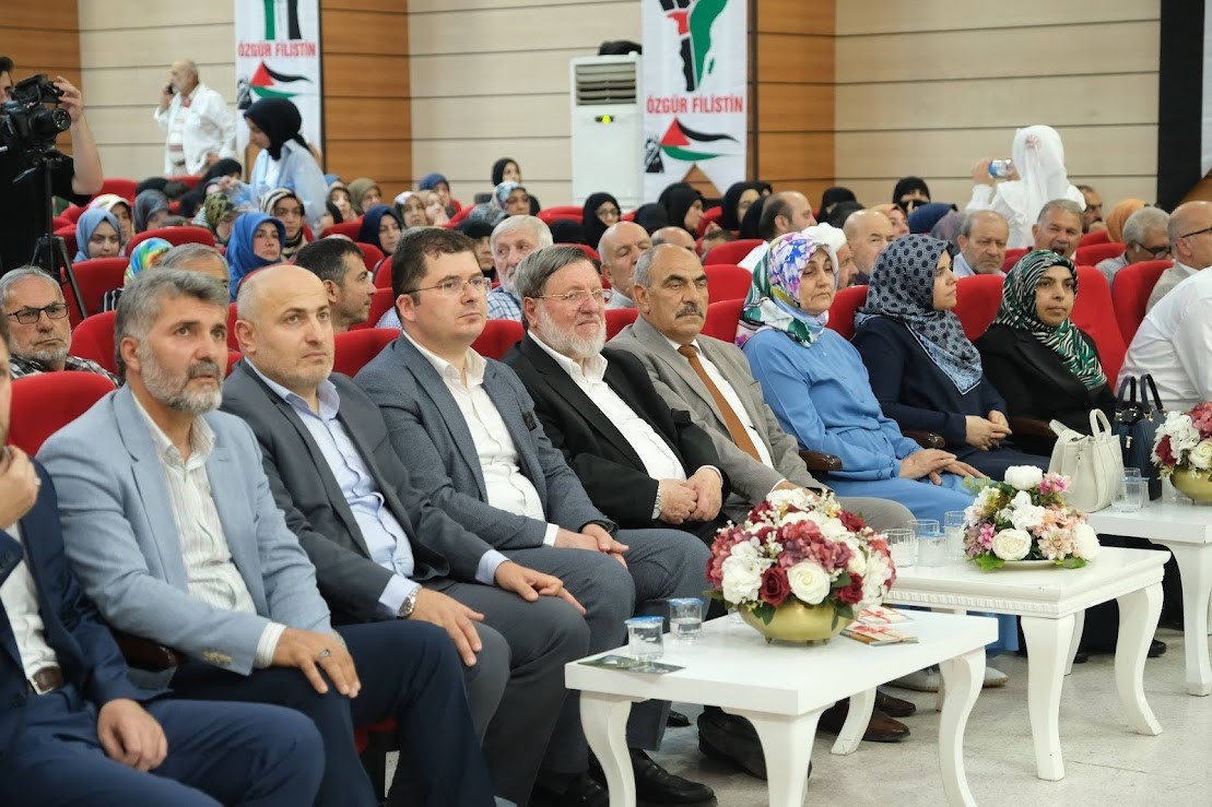 Üç ayrı kategoride ezbere Hadis-İ Şerif Metin ve Mana Okuma Yarışması düzenlendi