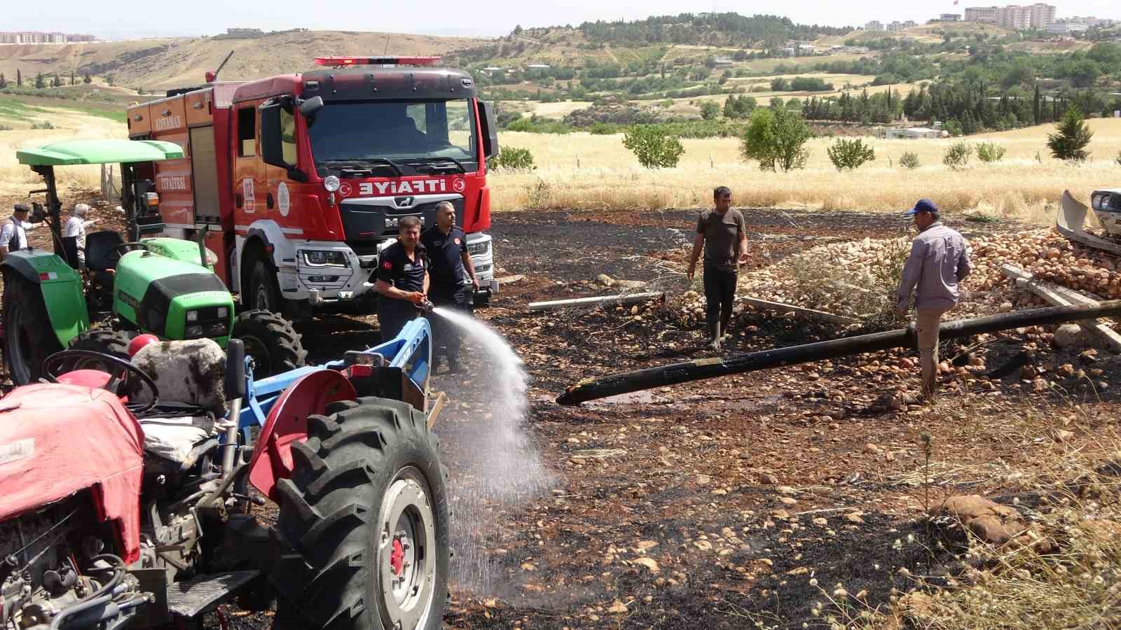 Kaza sonrası buğday tarlaları cayır cayır yandı
