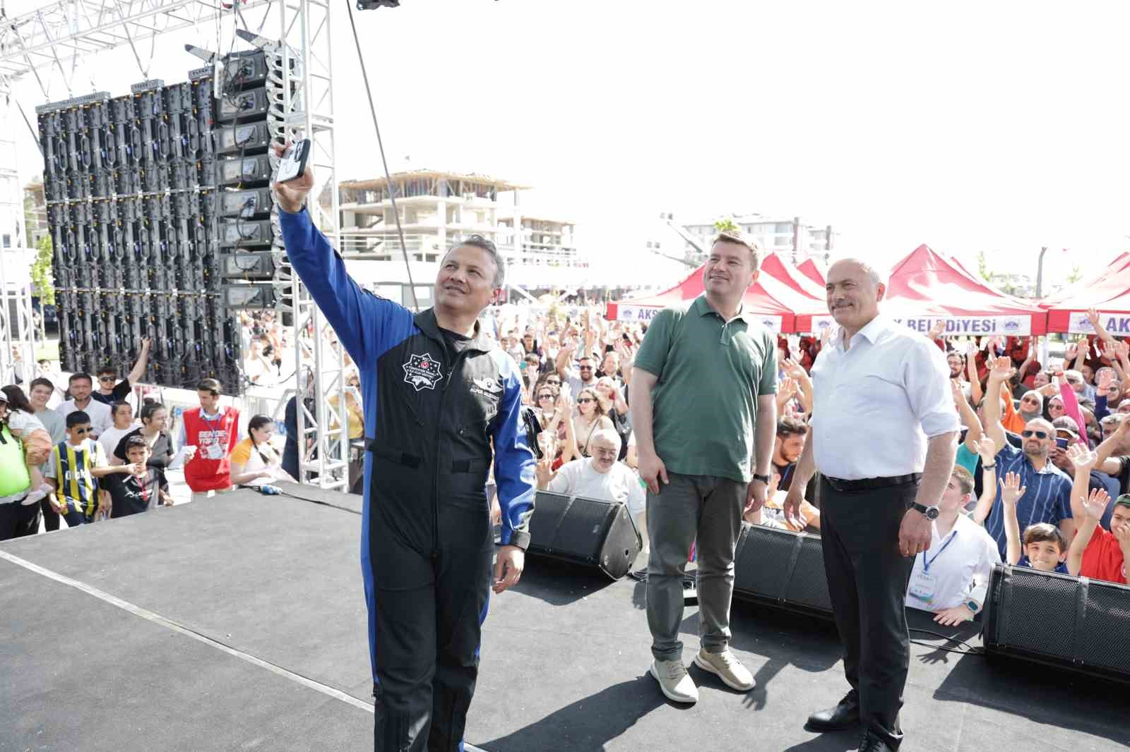 Aksaray Bilim Festivali'nde Alper Gezeravcı rüzgarı İhlas Haber Ajansı