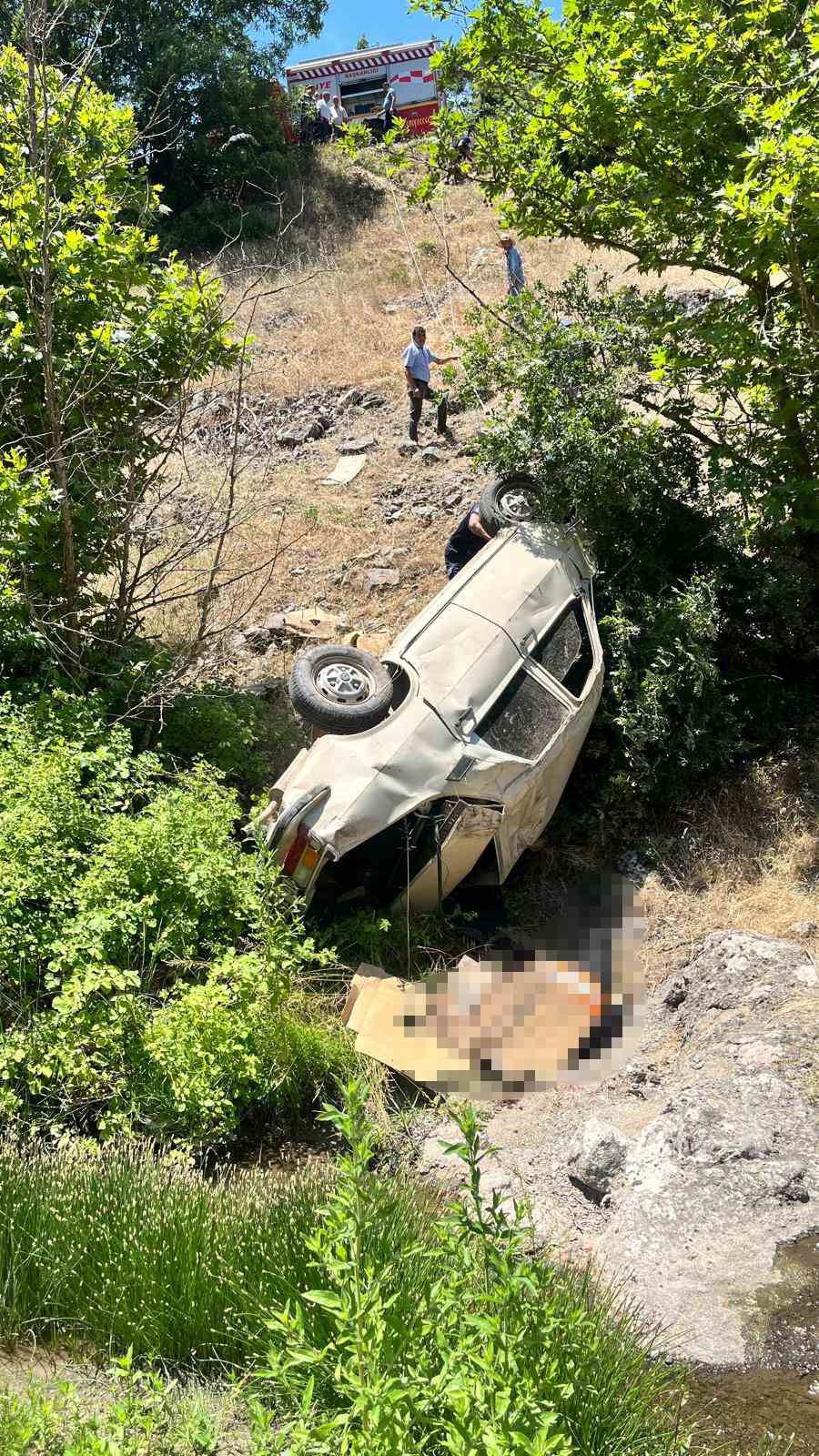 Sındırgı&rsquo;da trafik kazası: 1 &ouml;l&uuml;, 1 yaralı
