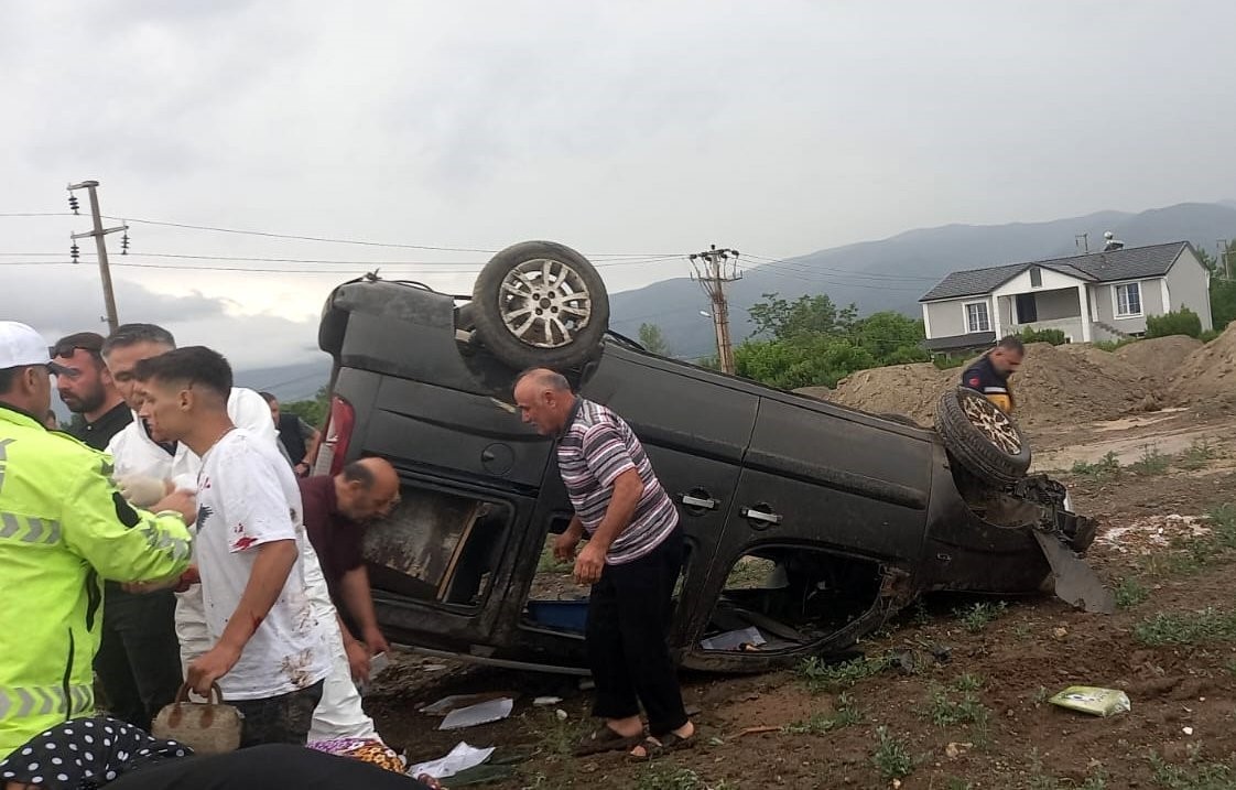 Erzincan&rsquo;da trafik kazası: 4 yaralı
