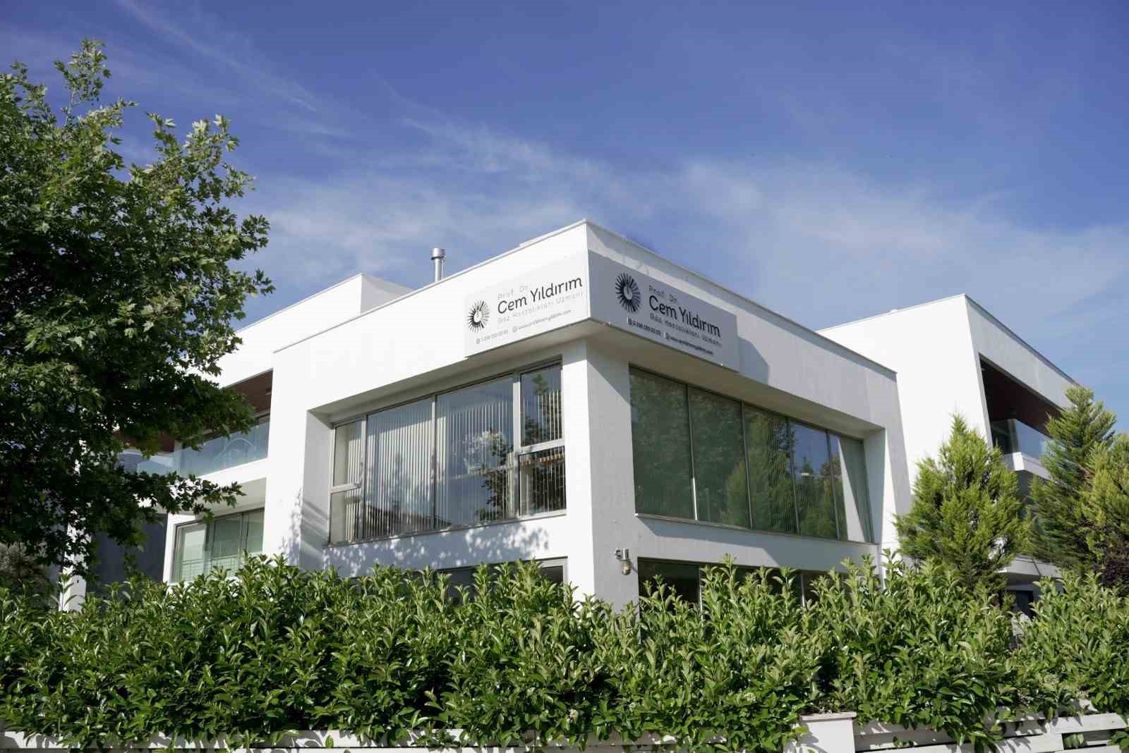 Denizli’de 30 yıllık tecrübe modern göz merkezinde hizmete sunuldu